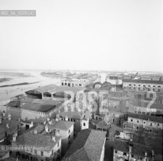 VENEZIA 1982 VEDUTA DAL CAMPANILE DI SAN FRANCESCO DELLA VIGNA © ARCHIVIO Graziano Arici/Rosebud2  ARSENALE CAPANNONI