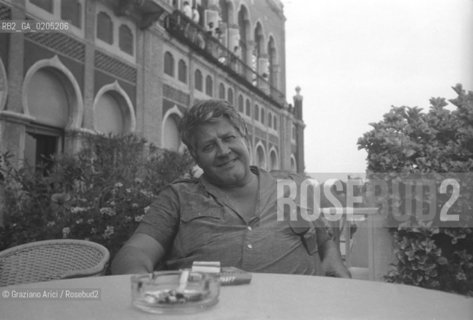 VENEZIA 1982 FUMETTISTA UGO PRATT © ARCHIVIO Graziano Arici/Rosebud2  BIENNALE CINEMA 82 HOTEL EXCELSIOR LIDO