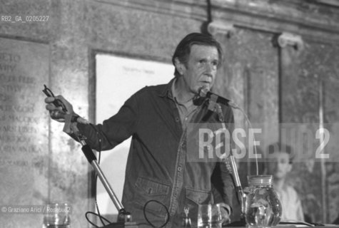 VENEZIA 1982 COMPOSITORE JOHN CAGE © ARCHIVIO Graziano Arici/Rosebud2  BIENNALE MUSICA 82 ATENEO VENETO LEZIONE MAS