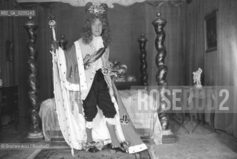 VENEZIA 1983 CONTE EMILIO TARGHETTA IN MASCHERA © ARCHIVIO Graziano Arici/Rosebud2  CARNEVALE PALAZZO STANZA DA LETTO