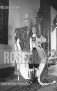 VENEZIA 1983 CONTE EMILIO TARGHETTA IN MASCHERA © ARCHIVIO Graziano Arici/Rosebud2  CARNEVALE PALAZZO STANZA DA LETTO