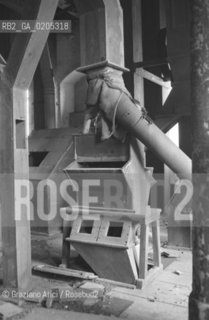 VENEZIA 1984 INTERNI MULINO STUCKY © ARCHIVIO Graziano Arici/Rosebud2   RCHEOLOGIA INDUSTRIALE MULINO STUCKY PRE-INCENDIO INTERNI GIUDECCA