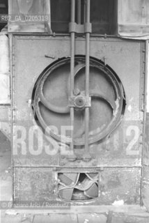 VENEZIA 1984 INTERNI MULINO STUCKY © ARCHIVIO Graziano Arici/Rosebud2   ARCHEOLOGIA INDUSTRIALE MULINO STUCKY PRE-INCENDIO INTERNI GIUDECCA