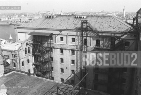 VENEZIA 1984 VEDUTA DALLALTO MULINO STUCKY © ARCHIVIO Graziano Arici/Rosebud2   ARCHEOLOGIA INDUSTRIALE MULINO STUCKY PRE-INCENDIO GIUDECCA