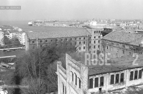 VENEZIA 1984 VEDUTA DALLALTO MULINO STUCKY © ARCHIVIO Graziano Arici/Rosebud2   ARCHEOLOGIA INDUSTRIALE MULINO STUCKY PRE-INCENDIO GIUDECCA