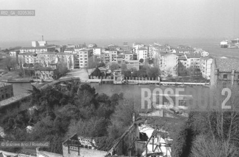 VENEZIA 1984 VEDUTA DALLALTO MULINO STUCKY © ARCHIVIO Graziano Arici/Rosebud2   ARCHEOLOGIA INDUSTRIALE MULINO STUCKY PRE-INCENDIO GIUDECCA