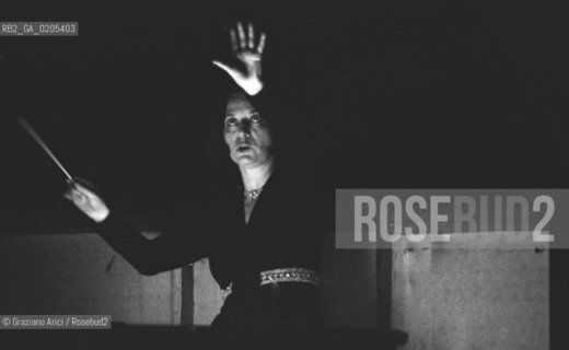 VENEZIA 1984 DIRETTRICE ORCHESTRA JUDITH SOMOGI © ARCHIVIO Graziano Arici/Rosebud2  TEATRO LA FENICE MUSICA CONCERTO
