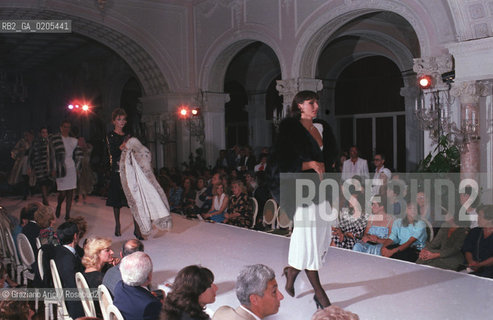 VENEZIA 1985 SFILATA DI MODA © ARCHIVIO Graziano Arici/Rosebud2  HOTEL EXCELSIOR LIDO VENEZIA PASSERELLA MODELLE