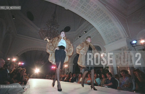 VENEZIA 1985 SFILATA DI MODA © ARCHIVIO Graziano Arici/Rosebud2  HOTEL EXCELSIOR LIDO VENEZIA PASSERELLA MODELLE