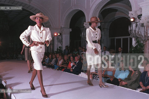 VENEZIA 1985 SFILATA DI MODA © ARCHIVIO Graziano Arici/Rosebud2  HOTEL EXCELSIOR LIDO VENEZIA PASSERELLA MODELLE