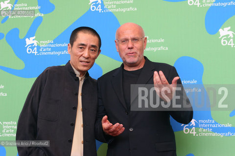 28_08_2007 - VENICE - 64TH FILM FESTIVAL - JURY VENEZIA 64 THE DIRECTOR OF THE FESTIVAL MARCO MULLER WITH THE DIRECTOR ZHANG YIMOU ©Graziano Arici/Rosebud2