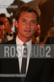 30_08_2007 - VENICE - 64TH FILM FESTIVAL - RED CARPET FILM SLEUTH THE ACTOR JUDE LAW ©Graziano Arici/Rosebud2