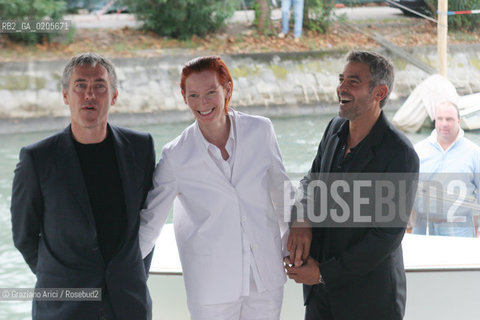 31_08_2007 - VENICE - 64TH FILM FESTIVAL - FILM MICHAEL CLAYTON THE DIRECTOR TONY GILROY, THE ACTORS GEORGE CLOONEY AND TILDA SWINTON. ©Graziano Arici/Rosebud2