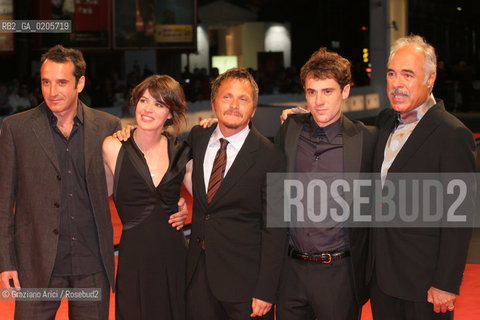 31_08_2007 - VENICE - 64TH FILM FESTIVAL - RED CARPET, CAST OF THE FILM NESSUNA QUALITA AGLI EROI  ©Graziano Arici/Rosebud2