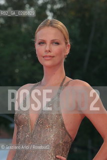 01_09_2007 - VENICE - 64TH FILM FESTIVAL - RED CARPET - FILM IN THE VALLEY OF ELAH THE ACTRESS CHARLIZE THERON ©Graziano Arici/Rosebud2