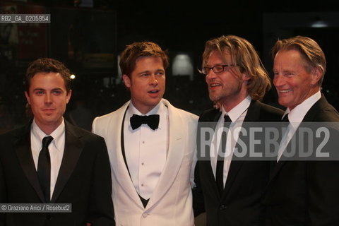 02_09_2007 - VENICE - 64TH FILM FESTIVAL - FILM THE ASSASINATION OF JESSE JAMES BY THE COWARD ROBERT FORD - LEFT TO RIGHT: ACTORS CASEY AFFLECK, BRAD PITT, THE DIRECTOR ANDREW DOMINIK, ACTOR SAM SHEPARD. ©Graziano Arici/Rosebud2