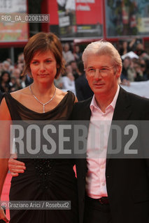 04_09_2007 - VENICE - 64TH FILM FESTIVAL - FILM IM NOT THERE THE ACTOR RICHARD GERE WITH HIS WIFE CAREY LOWELL ©Graziano Arici/Rosebud2