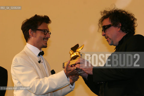 05_09_2007 - VENICE - 64TH FILM FESTIVAL - GOLDEN LION FOR LIFETIME ACHIEVEMENT TO TIM BARTON - JOHNNY DEPP GIVE THE PRIZE TO TIM BURTON   ©Graziano Arici/Rosebud2