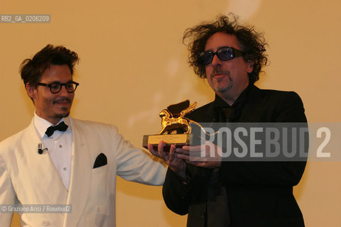 05_09_2007 - VENICE - 64TH FILM FESTIVAL - GOLDEN LION FOR LIFETIME ACHIEVEMENT TO TIM BARTON - JOHNNY DEPP GIVE THE PRIZE TO TIM BURTON   ©Graziano Arici/Rosebud2