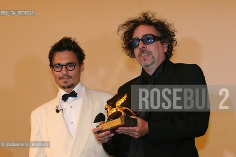 05_09_2007 - VENICE - 64TH FILM FESTIVAL - GOLDEN LION FOR LIFETIME ACHIEVEMENT TO TIM BARTON - JOHNNY DEPP GIVE THE PRIZE TO TIM BURTON  ©Graziano Arici/Rosebud2