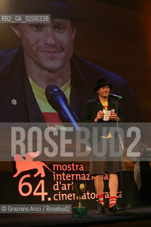 08_09_2007 - VENICE - 64TH FILM FESTIVAL - OFFICIAL AWARDS - COPPA VOLPI FOR BEST ACTRESS TO CATE BLANCHETT, PRIZE TAKEN FROM THE ACTOR HEATH LEDGER . ©Graziano Arici/Rosebud2