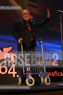 08_09_2007 - VENICE - 64TH FILM FESTIVAL - OFFICIAL AWARDS - GOLDEN LION FOR THE LIFE ACHIEVEMENT TO BERNARDO BERTOLUCCI ©Graziano Arici/Rosebud2 ©Graziano Arici/Rosebud2