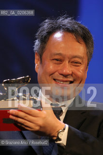 08_09_2007 - VENICE - 64TH FILM FESTIVAL - OFFICIAL AWARDS - GOLDEN LION FOR BEST FILM: SE, JIE (LUST, CAUTION), THE DIRECTOR ANG LEE ©Graziano Arici/Rosebud2