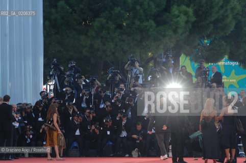 08_09_2007 - VENICE - 64TH FILM FESTIVAL - PHOTOGRAPHS OF THE FESTIVAL DURING THE RED CARPET ©Graziano Arici/Rosebud2 FOTOGRAFO