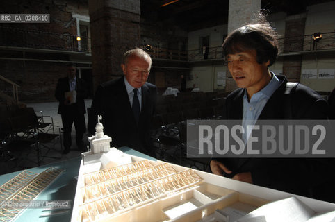 VENICE 20/09/07 - CERIMONY OF CONSIGNEMENT OF THE PUNTA DELLA DOGANA TO FRANCOIS PINAULT TO BUILD THE NEW ART CONTEMPORANY MUSEUM IN VENICE WITH THE ARCHITECT TADAO ANDO AND THE MAYOR MASSIMO CACCIARI ©Graziano Arici/Rosebud2 ARTE