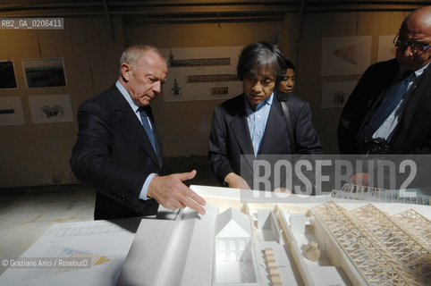 VENICE 20/09/07 - CERIMONY OF CONSIGNEMENT OF THE PUNTA DELLA DOGANA TO FRANCOIS PINAULT TO BUILD THE NEW ART CONTEMPORANY MUSEUM IN VENICE WITH THE ARCHITECT TADAO ANDO AND THE MAYOR MASSIMO CACCIARI ©Graziano Arici/Rosebud2 ARTE