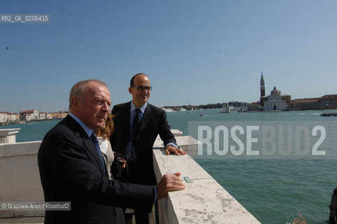 VENICE 20/09/07 - CERIMONY OF CONSIGNEMENT OF THE PUNTA DELLA DOGANA TO FRANCOIS PINAULT TO BUILD THE NEW ART CONTEMPORANY MUSEUM IN VENICE WITH THE ARCHITECT TADAO ANDO AND THE MAYOR MASSIMO CACCIARI ©Graziano Arici/Rosebud2 ARTE