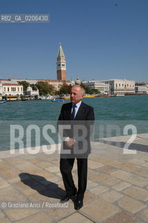 VENICE 20/09/07 - CERIMONY OF CONSIGNEMENT OF THE PUNTA DELLA DOGANA TO FRANCOIS PINAULT TO BUILD THE NEW ART CONTEMPORANY MUSEUM IN VENICE WITH THE ARCHITECT TADAO ANDO AND THE MAYOR MASSIMO CACCIARI ©Graziano Arici/Rosebud2 ARTE