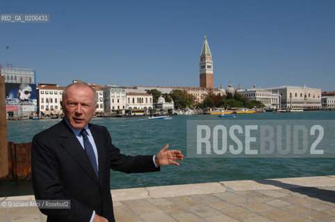 VENICE 20/09/07 - CERIMONY OF CONSIGNEMENT OF THE PUNTA DELLA DOGANA TO FRANCOIS PINAULT TO BUILD THE NEW ART CONTEMPORANY MUSEUM IN VENICE WITH THE ARCHITECT TADAO ANDO AND THE MAYOR MASSIMO CACCIARI ©Graziano Arici/Rosebud2 ARTE