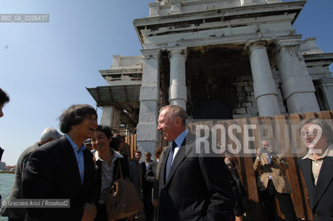 VENICE 20/09/07 - CERIMONY OF CONSIGNEMENT OF THE PUNTA DELLA DOGANA TO FRANCOIS PINAULT TO BUILD THE NEW ART CONTEMPORANY MUSEUM IN VENICE WITH THE ARCHITECT TADAO ANDO AND THE MAYOR MASSIMO CACCIARI ©Graziano Arici/Rosebud2 ARTE
