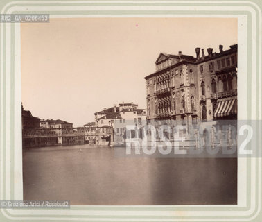 -VENEZIA, SENZA INDICAZIONE DAUTORE, CANAL GRANDE DALLA SALUTE VERSO PALAZZO FRANCHETTI E  LACCADEMIA , ANTE 1878. STAMPA ALLALBUMINA  INCOLLATA SU CARTONE, CM 26X21 CONTENUTE ALLINTERNO DELLALBUM RICORDO DI VENEZIA. ©ARCHIVIO Graziano Arici/Rosebud2   FOTOANTICHE.-VENICE, NO AUTHOR S INDICATION, CANAL GRANDE DALLA SALUTE VERSO PALAZZO FRANCHETTI E  LACCADEMIA, ANTE 1878. ALBUMEN PHOTOGRAPH  MOUNTED ON CARDBOARD, CM 26X21 ©Graziano Arici/Rosebud2 