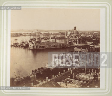 -VENEZIA, P.BERTOJA, PANORAMA SULLA SALUTE, SENZA DATA. STAMPA ALLALBUMINA  INCOLLATA SU CARTONE, CM 26X21 CONTENUTE ALLINTERNO DELLALBUM RICORDO DI VENEZIA. ©ARCHIVIO Graziano Arici/Rosebud2  VEDUTA DAL CAMPANILE DI S. MARCO FOTOANTICHE.-VENICE, P.BERTOJA, PANORAMA SULLA SALUTE, UNDATED. ALBUMEN PHOTOGRAPH  MOUNTED ON CARDBOARD, CM 26X21 ©Graziano Arici/Rosebud2 