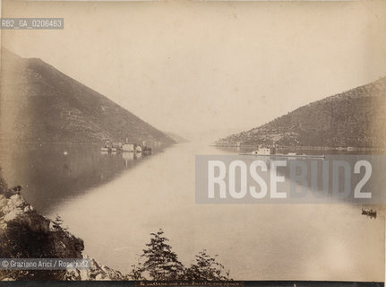 -SENZA INDICAZIONE DAUTORE, LE CATTENE MIT DEN INSELN VON INNEN, SENZA DATA. STAMPA ALLALBUMINA INCOLLATA SU CARTONE, CM 26,1X19,4 ©ARCHIVIO Graziano Arici/Rosebud2  FOTOANTICHE.-NO AUTHORS INDICATION, LE CATTENE MIT DEN INSELN VON INNEN, UNDATED. ALBUMEN PHOTOGRAPH MOUNTED ON CARDBOARD, CM 26,1X19,4 ©Graziano Arici/Rosebud2 .