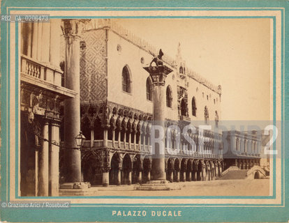 -VENEZIA, EDIZIONI TESTOLINI, PALAZZO DUCALE, SENZA DATA. STAMPA ALLALBUMINA INCOLLATA SU CARTONE CONTENUTA NELLALBUM A SOFFIETTO RICORDO DI VENEZIA, CM 15,3X11,7  ©ARCHIVIO Graziano Arici/Rosebud2  FOTOANTICHE.-VENICE, EDIZIONI TESTOLINI, PALAZZO DUCALE, UNDATED. ALBUMEN PHOTOGRAPH MOUNTED ON CARDBOARD IN THE ALBUM RICORDO DI VENEZIA, CM 15,3X11,7 ©Graziano Arici / rosebud2