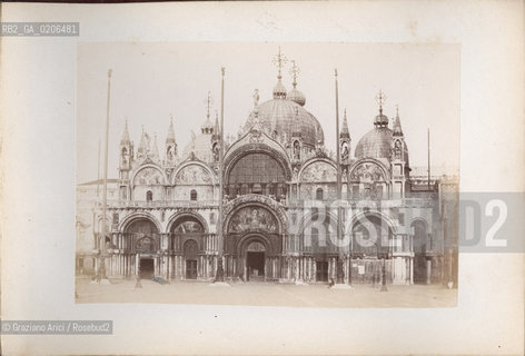 -VENEZIA, SENZA INDICAZIONE DAUTORE, BASILICA S. MARCO, SENZA DATA. STAMPA ALLALBUMINA INCOLLATA SU CARTONE, CM 20,6X14,4 CONTENUTE ALLINTERNO DELLALBUM RICORDO DI VENEZIA (PICCOLO). ©ARCHIVIO Graziano Arici/Rosebud2   FOTOANTICHE.-VENICE, NO AUTHOR S INDICATION, BASILICA S. MARCO, UNDATED.ALBUMEN PHOTOGRAPH  MOUNTED ON CARDBOARD, CM 20,6X14,4 ©Graziano Arici/Rosebud2 