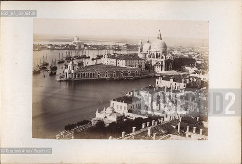 -VENEZIA, SENZA INDICAZIONE DAUTORE, PANORAMA SULLA CHIESA DELLA SALUTE, SENZA DATA. STAMPA ALLALBUMINA INCOLLATA SU CARTONE, CM 20,6X14,4 CONTENUTE ALLINTERNO DELLALBUM RICORDO DI VENEZIA (PICCOLO). ©ARCHIVIO Graziano Arici/Rosebud2   FOTOANTICHE.-VENICE, NO AUTHOR S INDICATION, PANORAMA SULLA CHIESA DELLA SALUTE, UNDATED.ALBUMEN PHOTOGRAPH  MOUNTED ON CARDBOARD, CM 20,6X14,4 ©Graziano Arici/Rosebud2 