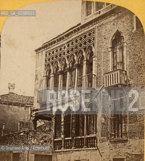 -VENEZIA, SENZA INDICAZIONE DAUTORE, FINESTRA DI  PALAZZO CICOGNA ALLANGELO RAFFAELE, 1860 C.A. POSITIVO ALLALBUMINA MONTATO SU CARTONE, FOTOGRAFIA STEREOSCOPICA, CM 17,2X8,4  ©ARCHIVIO Graziano Arici/Rosebud2  FOTOANTICHE.-VENICE, NO AUTHORS INDICATION, FINESTRA DI  PALAZZO CICOGNA ALLANGELO RAFFAELE, 1860 C.A. ALBUMEN POSITIVE MOUNTED ON CARDBOARD, STEREOSCOPICAL PHOTOGRAPH CM 17,2X8,4 ©Graziano Arici / rosebud2 .