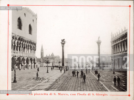 -VENEZIA, SENZA INDICAZIONE DAUTORE, LA PIAZZETTA DI S. MARCO CON LISOLA DI S. GIORGIO, SENZA DATA. STAMPA TIPOGRAFICA CONTENUTA ALLINTERNO DELLALBUM A SOFFIETTO SOUVENIR DU GRAND HOTEL DITALIE BAUER, VENISE BAUER-GRUNWALD 24 MAGGIO 1903, IN OMAGGIO PER I CLIENTI, CM 14,7X10,9  ©ARCHIVIO Graziano Arici/Rosebud2  FOTOANTICHE.-VENICE, NO AUTHORS INDICATION, LA PIAZZETTA DI S. MARCO CON LISOLA DI S. GIORGIO, UNDATED. TYPOGRAPHICAL PRINT, CM 14,7X10,9 ©Graziano Arici / rosebud2