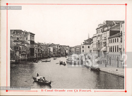 -VENEZIA, SENZA INDICAZIONE DAUTORE, CANAL GRANDE CON CA FOSCARI, SENZA DATA. STAMPA TIPOGRAFICA CONTENUTA ALLINTERNO DELLALBUM A SOFFIETTO SOUVENIR DU GRAND HOTEL DITALIE BAUER, VENISE BAUER-GRUNWALD 24 MAGGIO 1903, IN OMAGGIO PER I CLIENTI, CM 14,7X10,9  ©ARCHIVIO Graziano Arici/Rosebud2  FOTOANTICHE.-VENICE, NO AUTHORS INDICATION, CANAL GRANDE CON CA FOSCARI, UNDATED. TYPOGRAPHICAL PRINT, CM 14,7X10,9 ©Graziano Arici / rosebud2