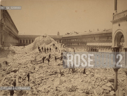 -VENEZIA, SENZA INDICAZIONE DAUTORE, 14 LUGLIO 1902 ORE 9:55, 1902. STAMPA ALLALBUMINA INCOLLATA SU CARTONE, CM 26X19,7 ©ARCHIVIO Graziano Arici/Rosebud2  FOTOANTICHE.-VENICE, NO AUTHORS INDICATION, 14 LUGLIO 1902 ORE 9:55, 1902. ALBUMEN PHOTOGRAPH MOUNTED ON CARDBOARD, CM 26X19,7  ©Graziano Arici/Rosebud2 
