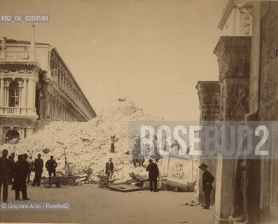 -VENEZIA, SENZA INDICAZIONE DAUTORE, 14 LUGLIO 1902 ORE 9:55, 1902. STAMPA ALLALBUMINA INCOLLATA SU CARTONE, CM 26,1X19,7 ©ARCHIVIO Graziano Arici/Rosebud2  FOTOANTICHE.-VENICE, NO AUTHORS INDICATION, 14 LUGLIO 1902 ORE 9:55, 1902. ALBUMEN PHOTOGRAPH MOUNTED ON CARDBOARD, CM 26,1X19,7  ©Graziano Arici/Rosebud2 ..