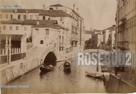 -VENEZIA, SENZA INDICAZIONE DAUTORE, RIVO AI CARMINI, SENZA DATA. STAMPA ALLALBUMINA INCOLLATA SU CARTONE, CM 24X16,5 ©ARCHIVIO Graziano Arici/Rosebud2  FOTOANTICHE.-VENICE, NO AUTHORS INDICATION, RIVO AI CARMINI, UNDATED. ALBUMEN PHOTOGRAPH MOUNTED ON CARDBOARD, CM 24X16,5 ©Graziano Arici/Rosebud2 