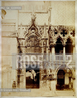 -VENEZIA, SENZA INDICAZIONE DAUTORE, PORTA DELLA CARTA DI PALAZZO DUCALE, ANTE 1866. STAMPA ALLALBUMINA INCOLLATA SU CARTONE, CM 27X34,4 ©ARCHIVIO Graziano Arici/Rosebud2   FOTOANTICHE.-VENICE, NO AUTHORS INDICATION, PORTA DELLA CARTA DI PALAZZO DUCALE, ANTE 1866. ALBUMEN PHOTOGRAPH  MOUNTED ON CARDBOARD, CM 27X34,4 ©Graziano Arici / rosebud2