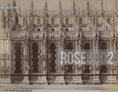 -MILANO, EDIZIONI BROGI, FIANCO CATTEDRALE, SENZA DATA. STAMPA ALLALBUMINA INCOLLATA SU CARTONE, CM 25X19,8 CONTENUTE ALLINTERNO DELLALBUM H.F.M.H FROM T.H.H.-IN REMEBRANCE OF A PLEASANT TOUR SEPTEMBER 22nd NOVEMBER15th 1888 DUBLINO. ©ARCHIVIO Graziano Arici/Rosebud2  FOTOANTICHE.-MILAN, EDIZIONI BROGI, FIANCO CATTEDRALE, UNDATED. ALBUMEN PHOTOGRAPH MOUNTED ON CARDBOARD, CM 25X19,8 ©Graziano Arici / rosebud2