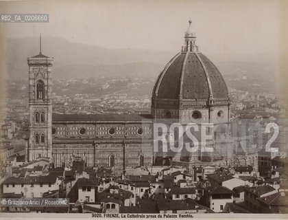 -FIRENZE, SENZA INDICAZIONE DAUTORE, LA CATTEDRALE PRESA DA PALAZZO VECCHIO, SENZA DATA. STAMPA ALLALBUMINA INCOLLATA SU CARTONE, CM 25X19 CONTENUTE ALLINTERNO DELLALBUM H.F.M.H FROM T.H.H.-IN REMEBRANCE OF A PLEASANT TOUR SEPTEMBER 22nd NOVEMBER15th 1888 DUBLINO. ©ARCHIVIO Graziano Arici/Rosebud2  FOTOANTICHE.-FLORENCE, NO AUTHORS INDICATION, LA CATTEDRALE PRESA DA PALAZZO VECCHIO, UNDATED. ALBUMEN PHOTOGRAPH MOUNTED ON CARDBOARD, CM 25X19 ©Graziano Arici/Rosebud2 