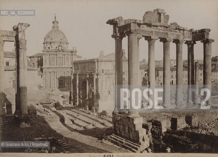 -ROMA, SENZA INDICAZIONE DAUTORE, FORO ROMANO, SENZA DATA. STAMPA ALLALBUMINA INCOLLATA SU CARTONE, CM 25X18,2 CONTENUTE ALLINTERNO DELLALBUM H.F.M.H FROM T.H.H.-IN REMEBRANCE OF A PLEASANT TOUR SEPTEMBER 22nd NOVEMBER15th 1888 DUBLINO. ©ARCHIVIO Graziano Arici/Rosebud2  FOTOANTICHE.-ROME, NO AUTHORS INDICATION, FORO ROMANO, UNDATED. ALBUMEN PHOTOGRAPH MOUNTED ON CARDBOARD, CM 25X18,2 ©Graziano Arici/Rosebud2 